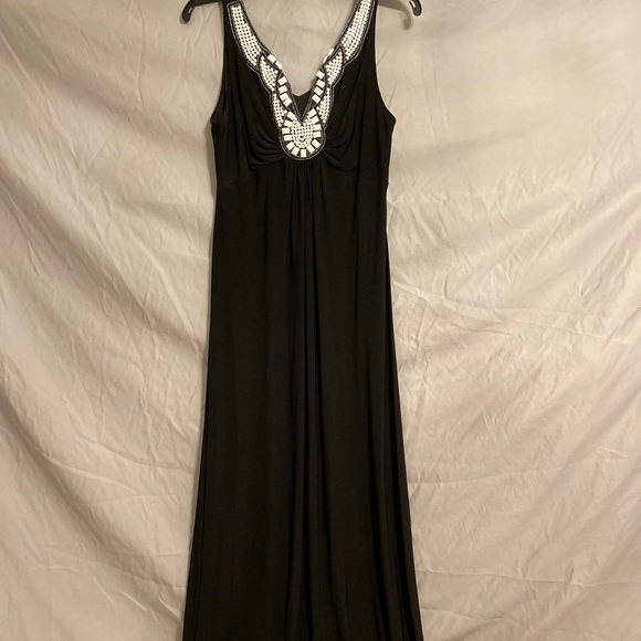 Ronnie Nicole size 6 long Black with bead work - Picture 1 of 4
